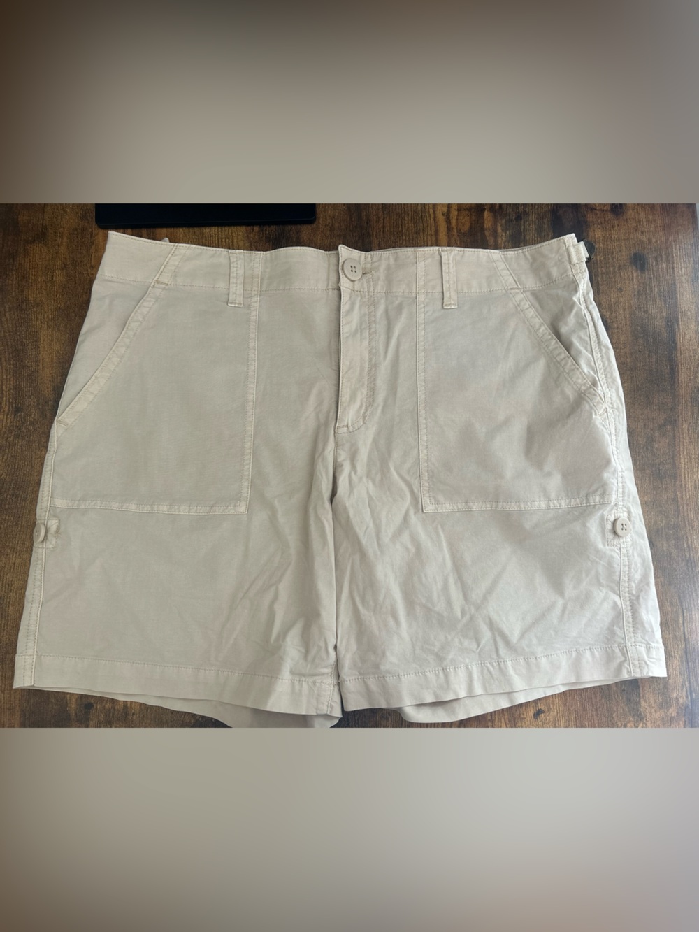 Women’s Like New Sanctuary Explorer Shorts in Light Khaki. Size 30.